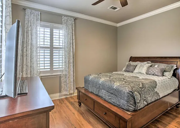 Luxe Home With Yard Near Lake Pontchartrain!